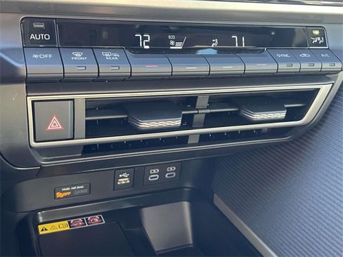 Used 2025 Toyota Camry SE image 20