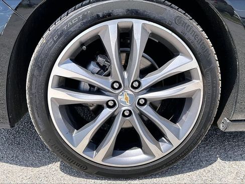 Used 2025 Chevrolet Malibu LT FWD image 9