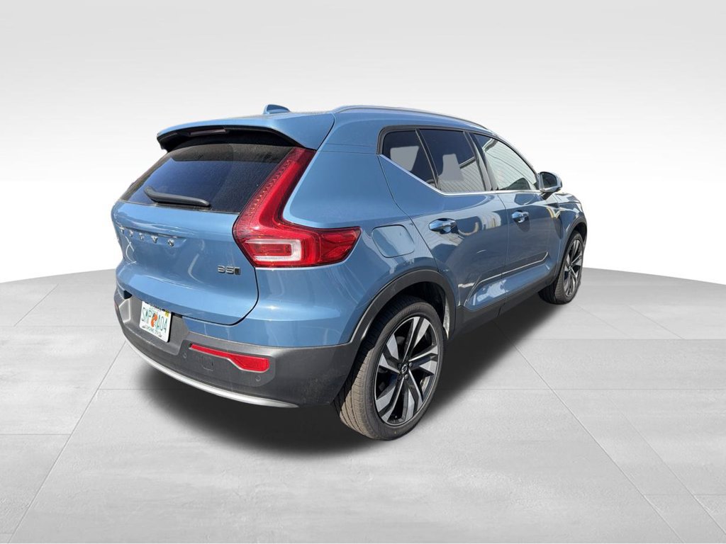 Used 2024 Volvo XC40 B5 Core AWD/4WD image 4