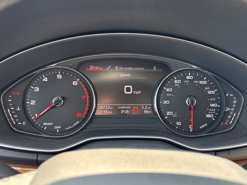 Used 2023 Audi Q5 2.0T Premium w/ Convenience Package AWD/4WD image 21