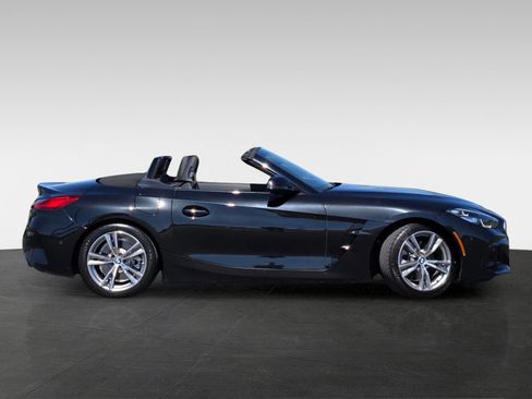 Used 2025 BMW Z4 sDrive30i image 3