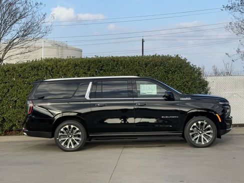 New 2026 Chevrolet Suburban High Country image 3