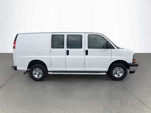Used 2024 Chevrolet Express 2500 w/ Driver Convenience Package RWD image 3
