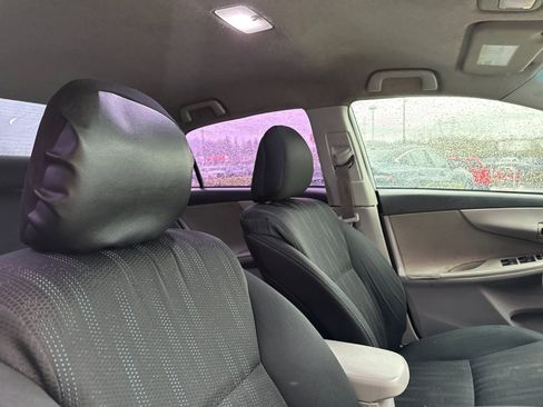 Used 2013 Toyota Corolla LE image 14