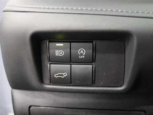 Used 2023 Toyota Highlander XLE image 36