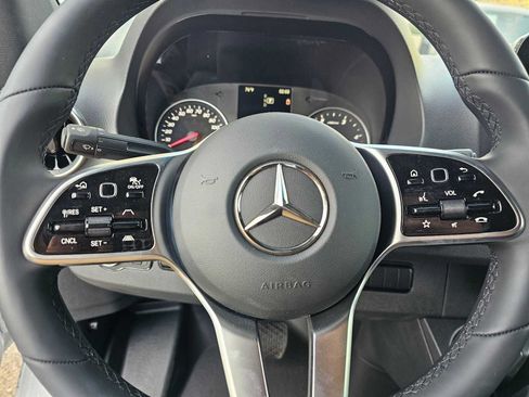 Used 2024 Mercedes-Benz Sprinter 3500 image 21