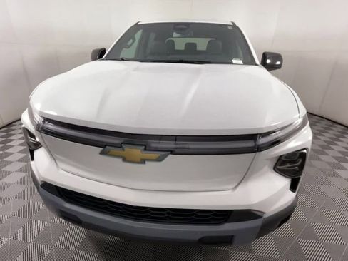 New 2025 Chevrolet Silverado EV LT image 4