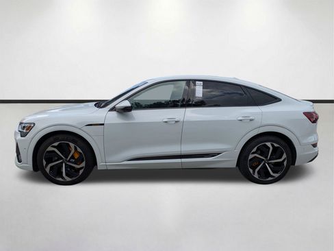 Used 2023 Audi e-tron Premium Plus w/ Premium Plus Package AWD/4WD image 8