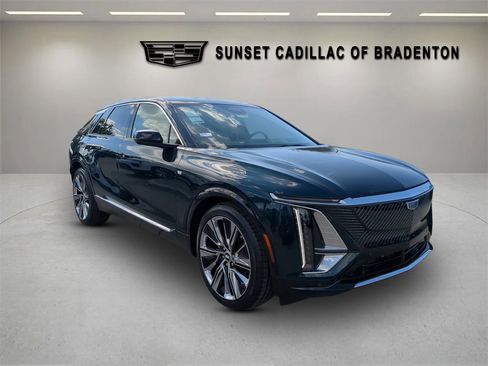 New 2026 Cadillac Lyriq Signature Luxury image 1