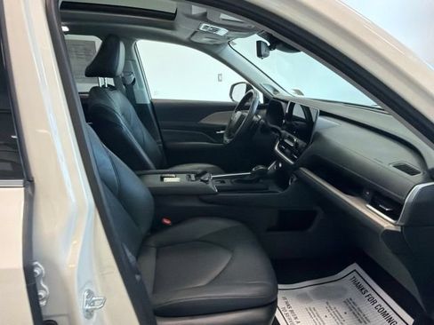 Used 2024 Toyota Grand Highlander AWD image 39