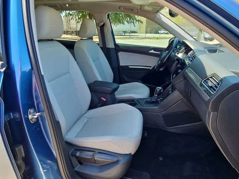 Used 2018 Volkswagen Tiguan SEL FWD image 19