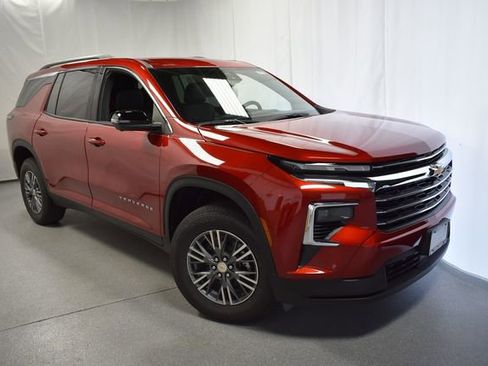 New 2026 Chevrolet Traverse LT w/ Driver Confidence Package AWD/4WD image 2