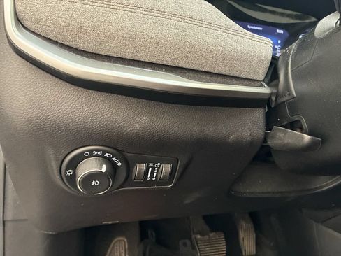 Used 2023 Jeep Compass Latitude w/ Sun and Sound Group AWD/4WD image 26