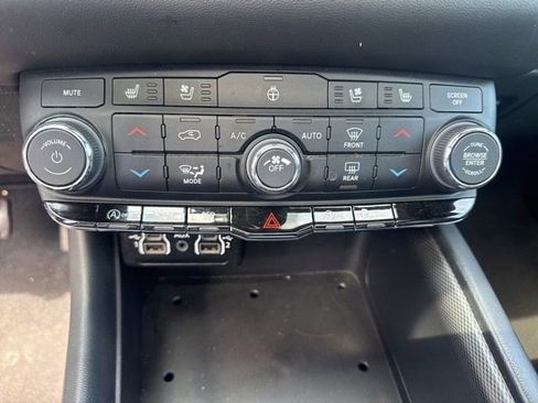 Used 2023 Dodge Durango GT AWD/4WD image 23