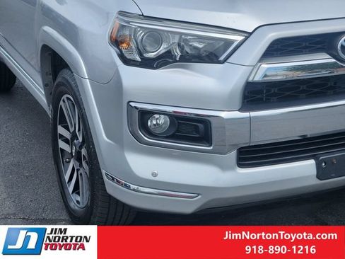 Used 2015 Toyota 4Runner Limited AWD/4WD image 9