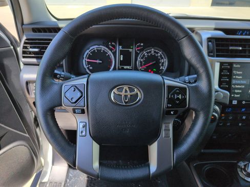 Used 2024 Toyota 4Runner Limited AWD/4WD image 18