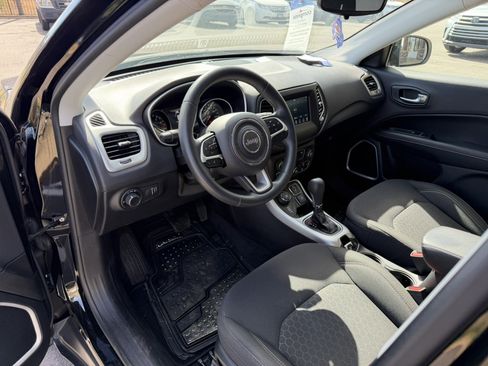 Used 2018 Jeep Compass Sport w/ Tech Group image 26