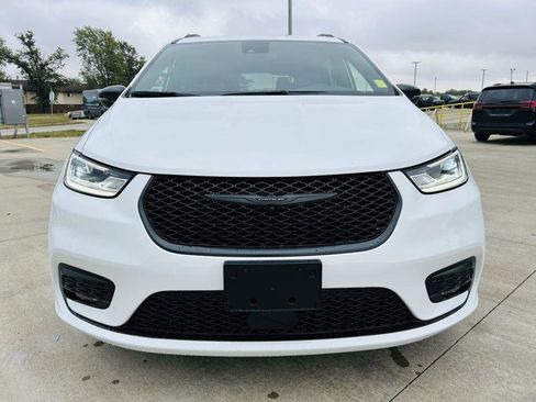 New 2026 Chrysler Pacifica Limited w/ S Appearance Package image 38