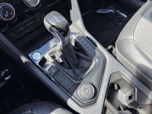 Used 2023 Volkswagen Taos SE w/ Panoramic Sunroof Package AWD/4WD image 21
