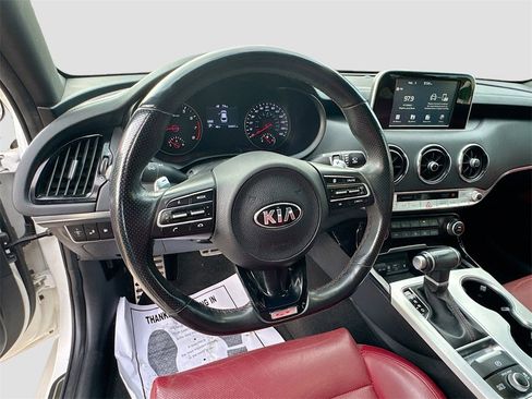 Used 2021 Kia Stinger GT image 11