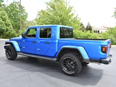 Used 2025 Jeep Gladiator Sport AWD/4WD image 9