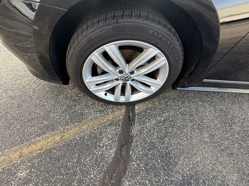 Used 2018 Volkswagen Passat 3.6 SEL Premium image 11