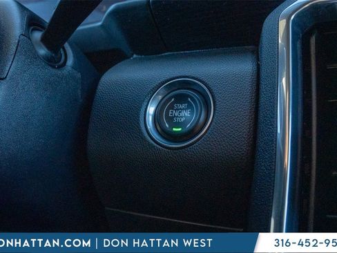 Used 2025 GMC Acadia Elevation image 10