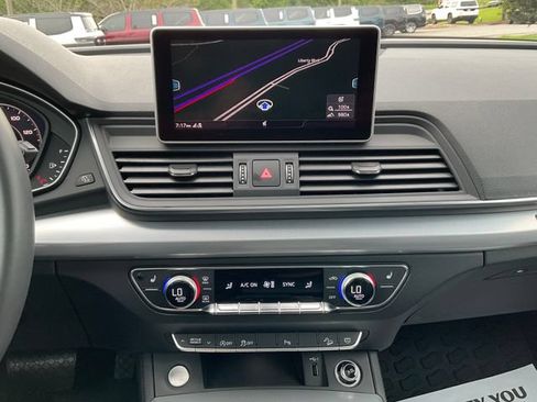 Used 2020 Audi Q5 2.0T Titanium Premium Plus AWD/4WD image 21