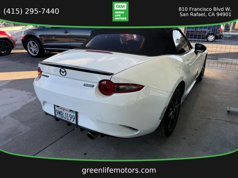 Used 2017 MAZDA MX-5 Miata Club RWD image 6