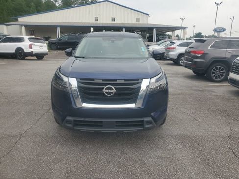 Used 2023 Nissan Pathfinder SV AWD/4WD image 3