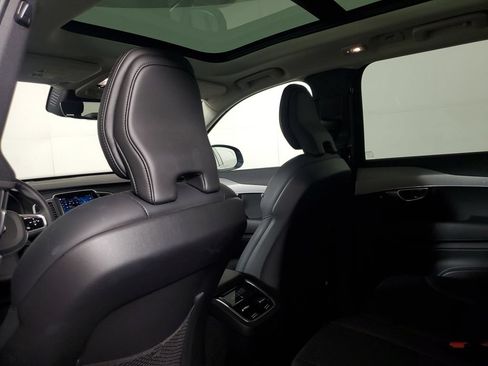 Used 2025 Volvo XC90 B5 Core AWD/4WD image 15