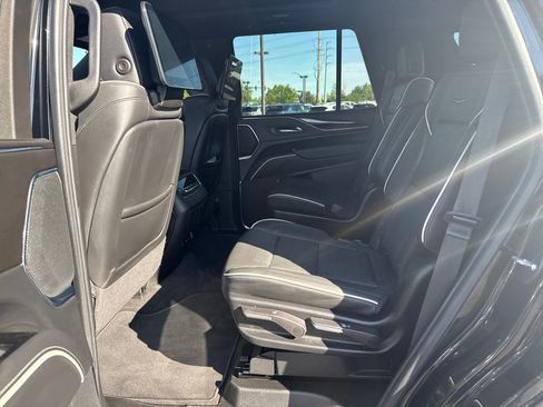 Used 2024 Cadillac Escalade Premium Luxury AWD/4WD image 26