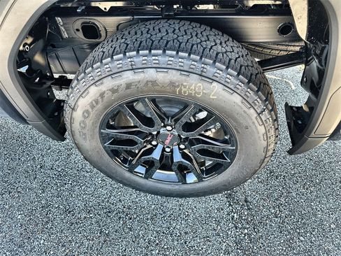 New 2026 GMC Sierra 1500 Elevation image 12