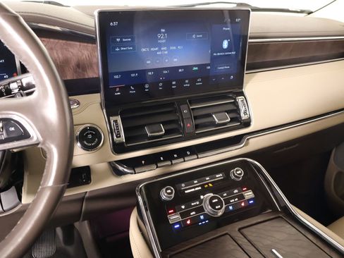 Used 2022 Lincoln Navigator Reserve image 5