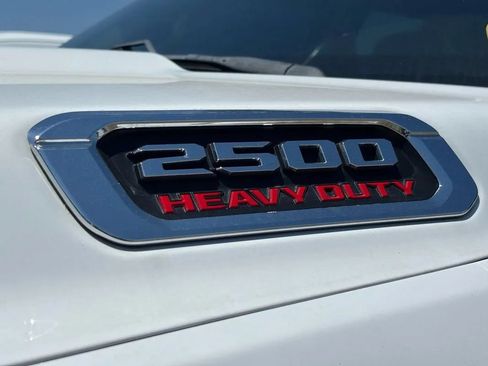 Used 2020 RAM 2500 Tradesman w/ Chrome Appearance Group AWD/4WD image 4
