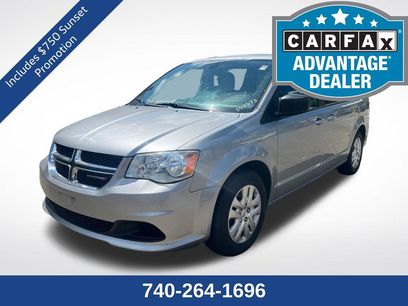 Used 2018 Dodge Grand Caravan SE w/ UConnect Hands-Free Group