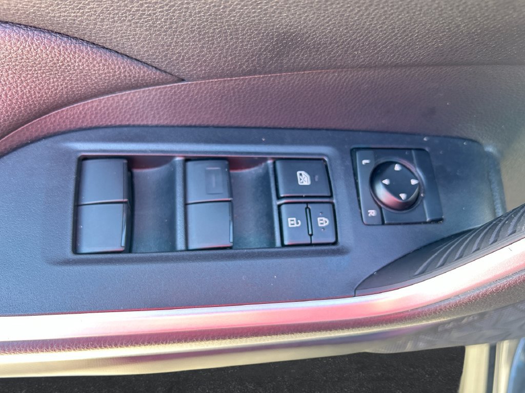 Certified 2025 Toyota RAV4 LE AWD/4WD image 12