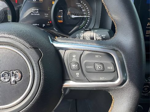 Used 2024 Jeep Wrangler Unlimited Sahara AWD/4WD image 17