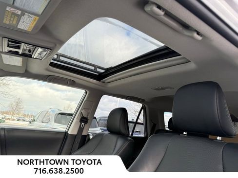 Used 2024 Toyota 4Runner Limited AWD/4WD image 10