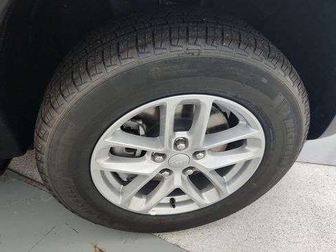 New 2025 Jeep Grand Cherokee L Laredo w/ Luxury Tech Group I image 35