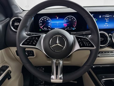 New 2026 Mercedes-Benz GLB 250 image 17