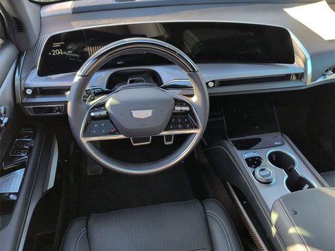 Used 2026 Cadillac Vistiq Sport image 30