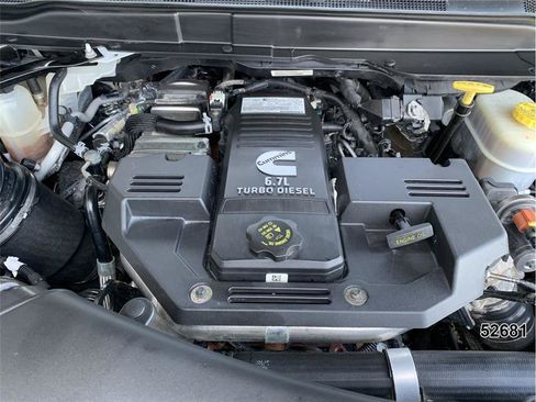 Used 2022 RAM 3500 4x4 Crew Cab DRW image 17