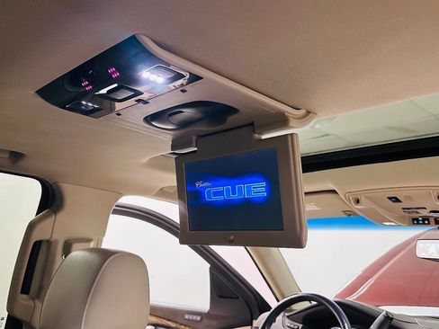 Used 2018 Cadillac Escalade ESV Premium Luxury image 27