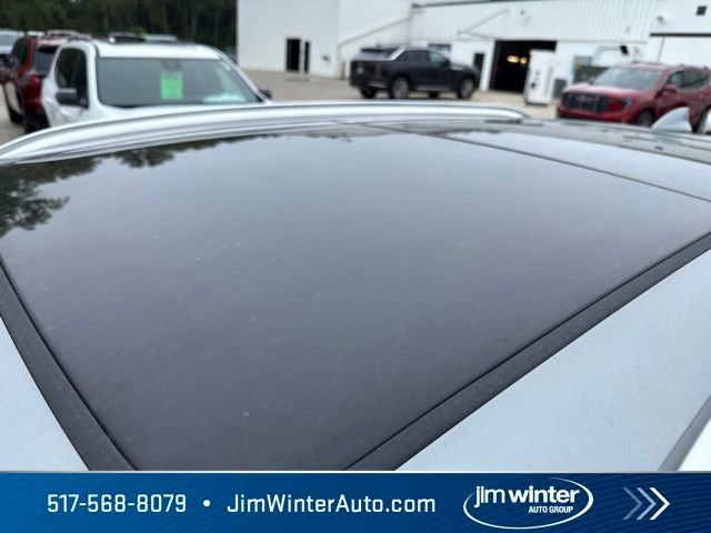 Used 2023 Buick Envision Avenir AWD/4WD image 12