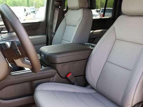 New 2026 GMC Yukon XL Elevation w/ Elevation Premium Package AWD/4WD image 15