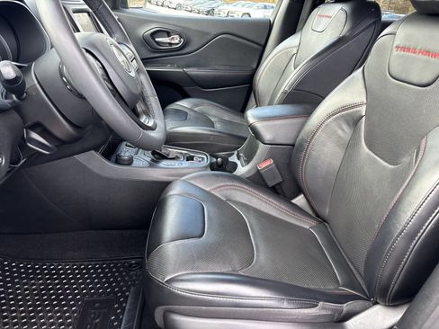 Used 2022 Jeep Cherokee Trailhawk w/ Sun, Sound & Nav Group image 12