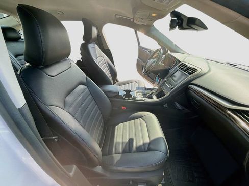 Used 2015 Ford Fusion SE w/ Equipment Group 202A FWD image 29
