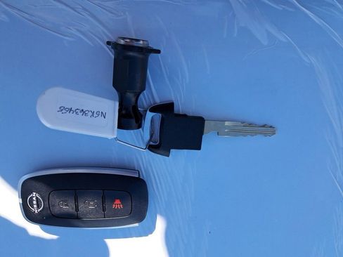 New 2025 Nissan Kicks SR image 30