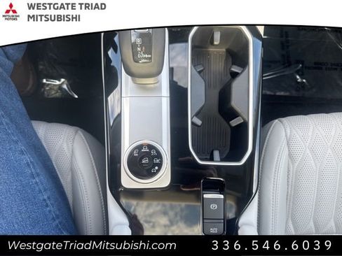 New 2026 Mitsubishi Outlander SEL image 24